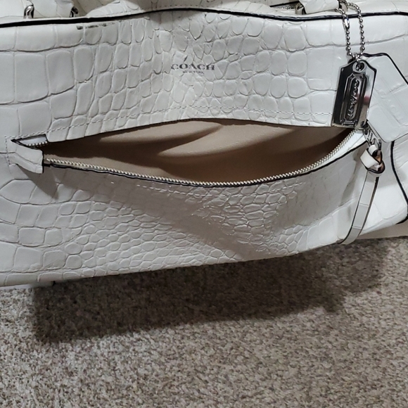 COPY - Coach Croc Embossed Bleeker - Picture 5 of 12